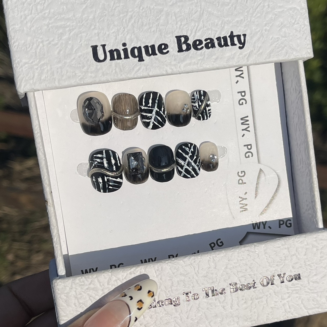 Easy application Handmade press-on nails number 463