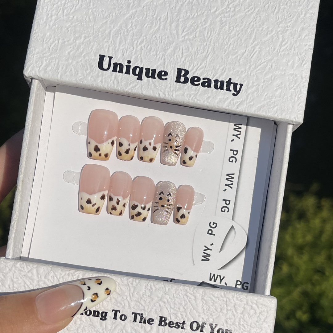 Daily wear Luxury style Easy application Press on nails number 452