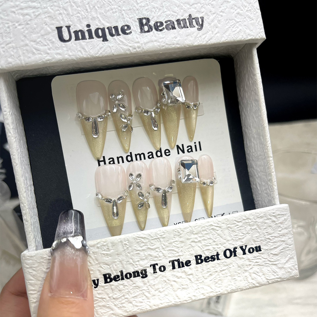 3cm Long Lasting artificial nails with Waterproof and Non Toxic Materials number 447