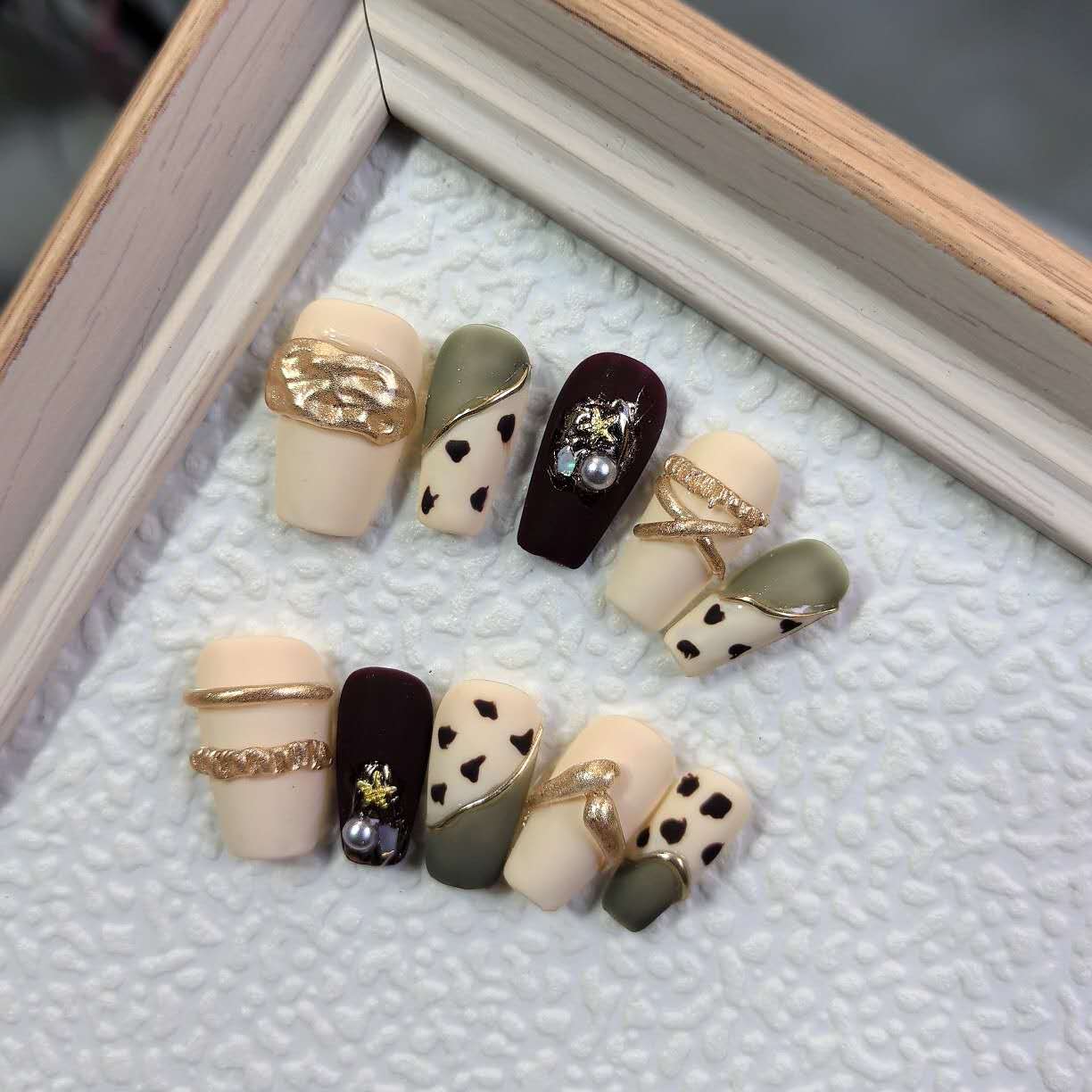 2cm Affordable Glue On Nails with Durable and Lightweight Construction artificial nails number 492