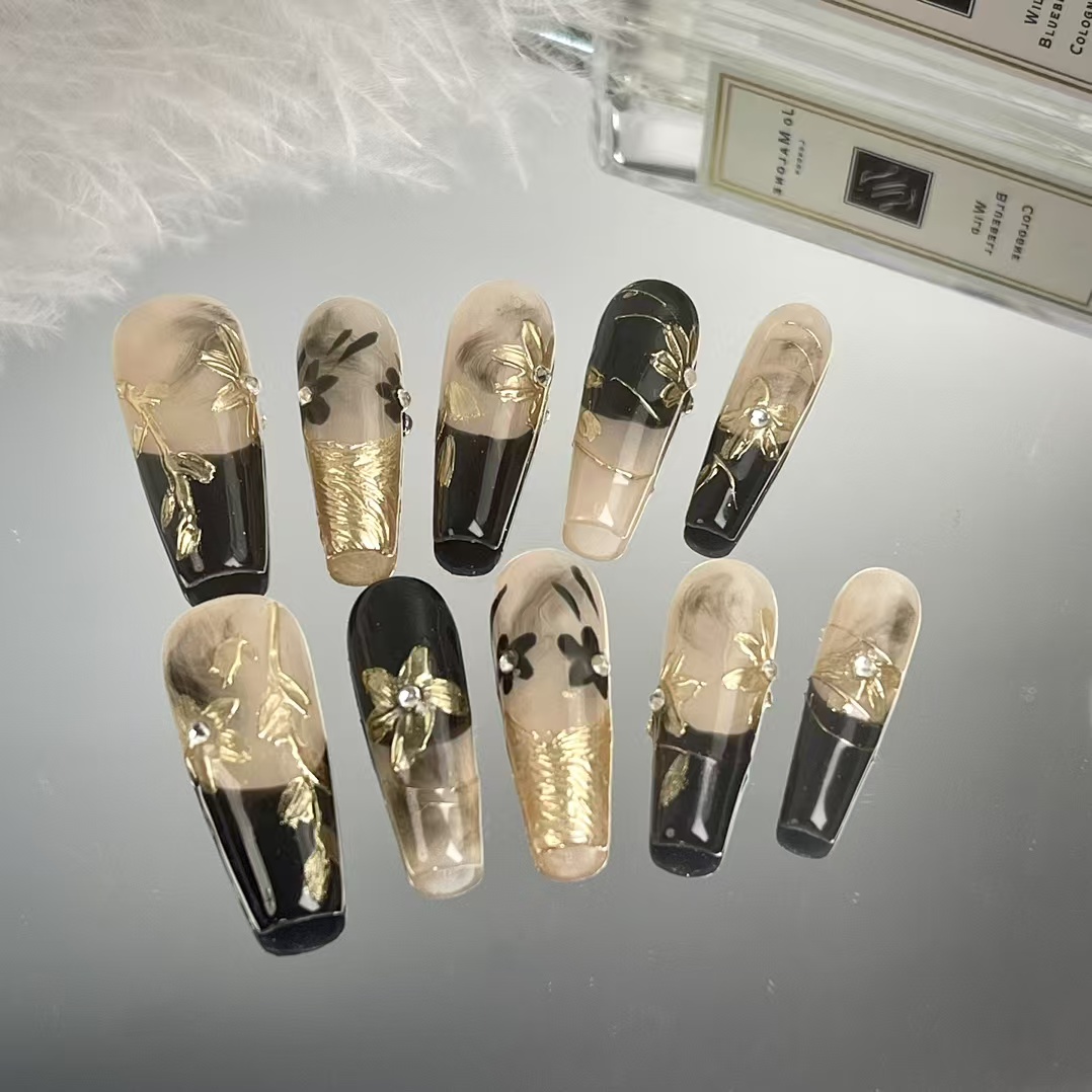 3cm Teen Friendly Press On Nails with Trendy Fashion Inspired Designs number 426