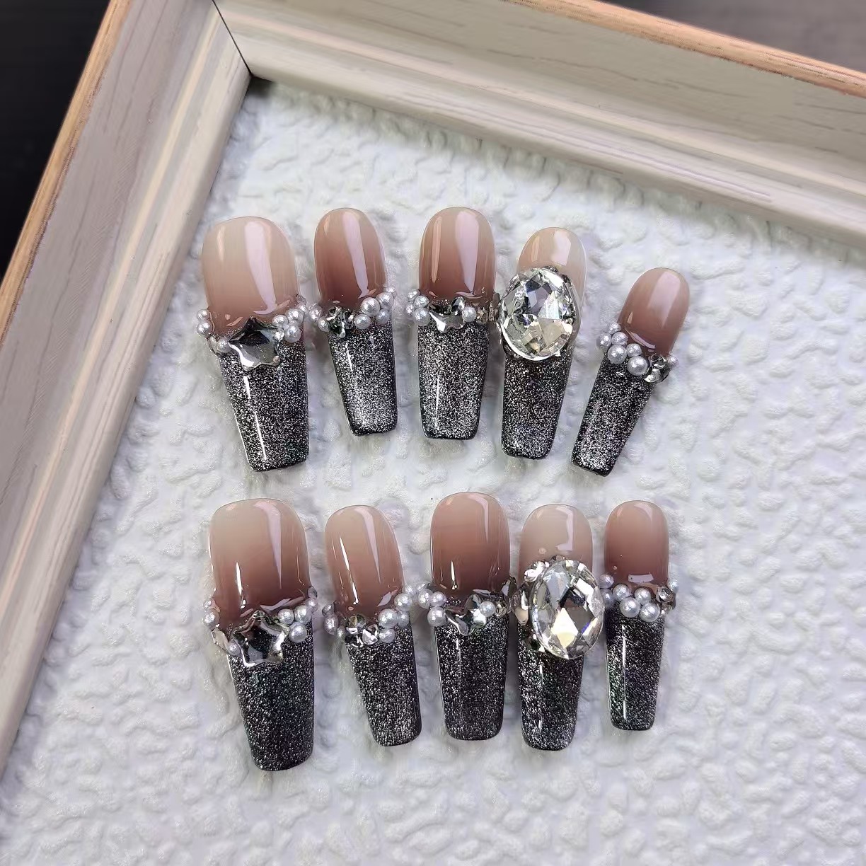 3cm Social Media Approved Glitter press on Nails for Parties and Special Occasions number 494