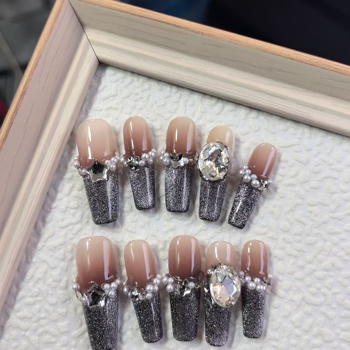 3cm Social Media Approved Glitter press on Nails for Parties and Special Occasions number 494