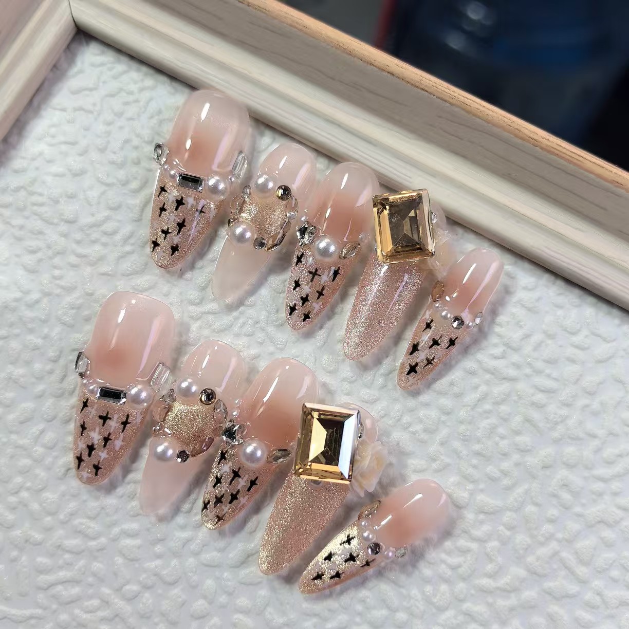 3cm Instagram Worthy press on Nails with Customizable and Reusable Designs number 498