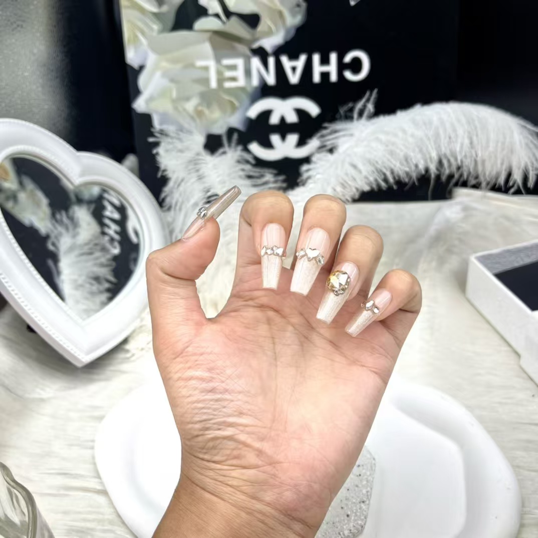 3cm Social Media Favorite artificial nails with Bold and Eye Catching Designs 422