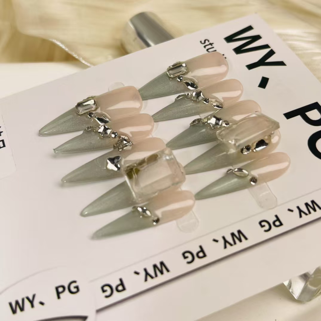 3cm Instagram Trending Glitter False nails for Weddings Birthdays and Anniversaries number 423