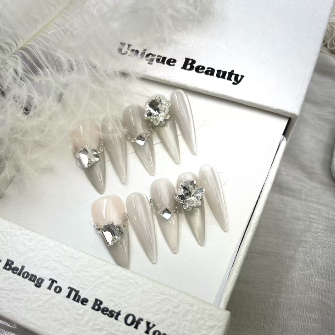 3cm Instagram Favorite Artistic False nails with Chrome and Metallic Finishes number 444