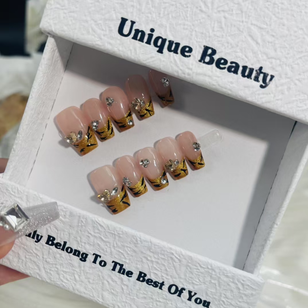 2cm Easy to Apply Pre Glued Nails False nails for Busy Professionals and Students number 405