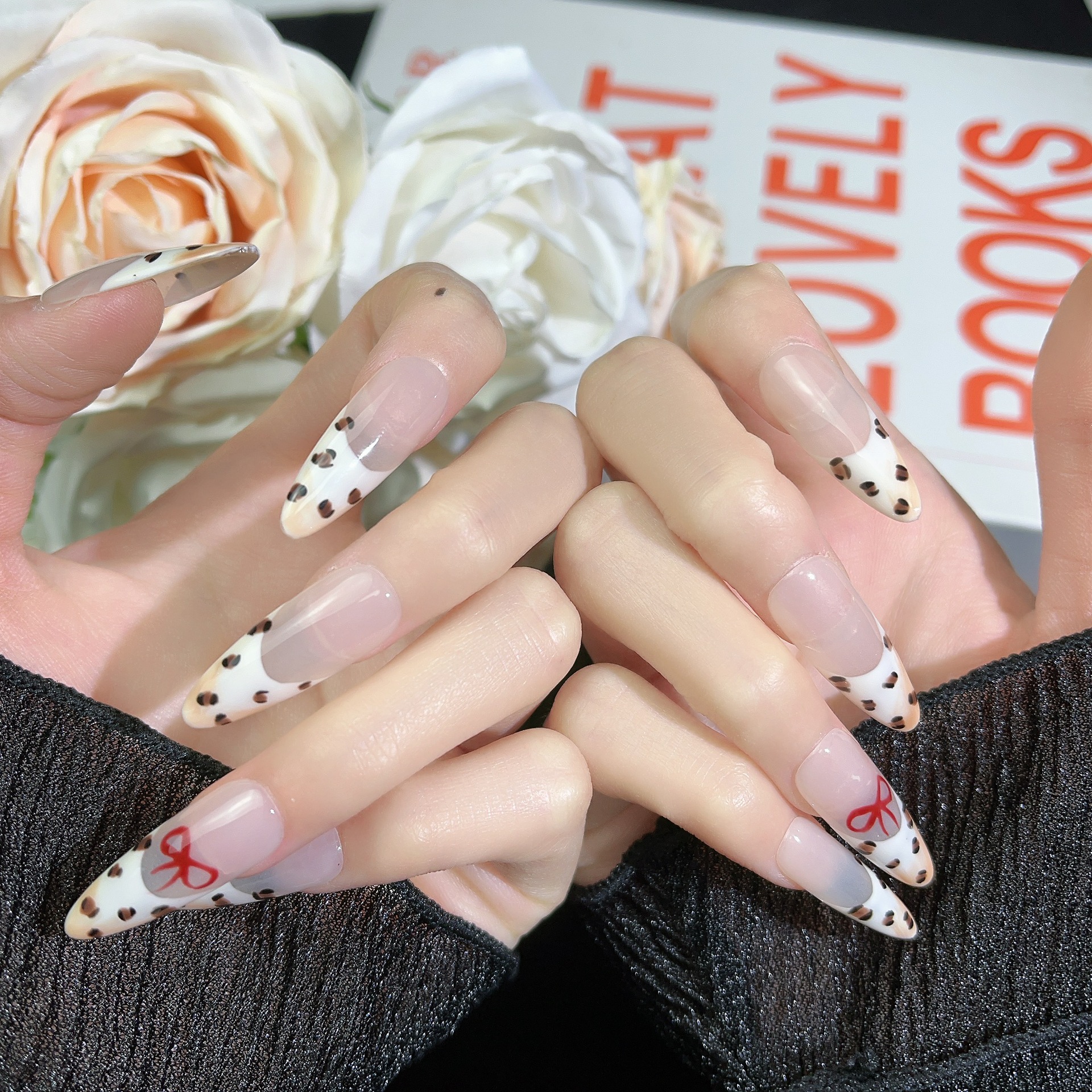 3cm Lightweight Fake artificial nails with Glossy and Matte Finish Options number 373