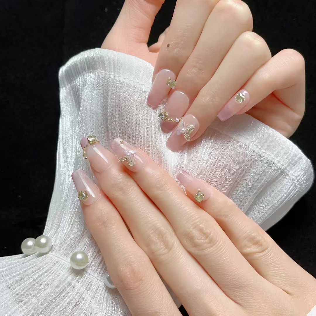 2cm Almond-Shaped False Nails for a Feminine and Sleek Appearance number 313