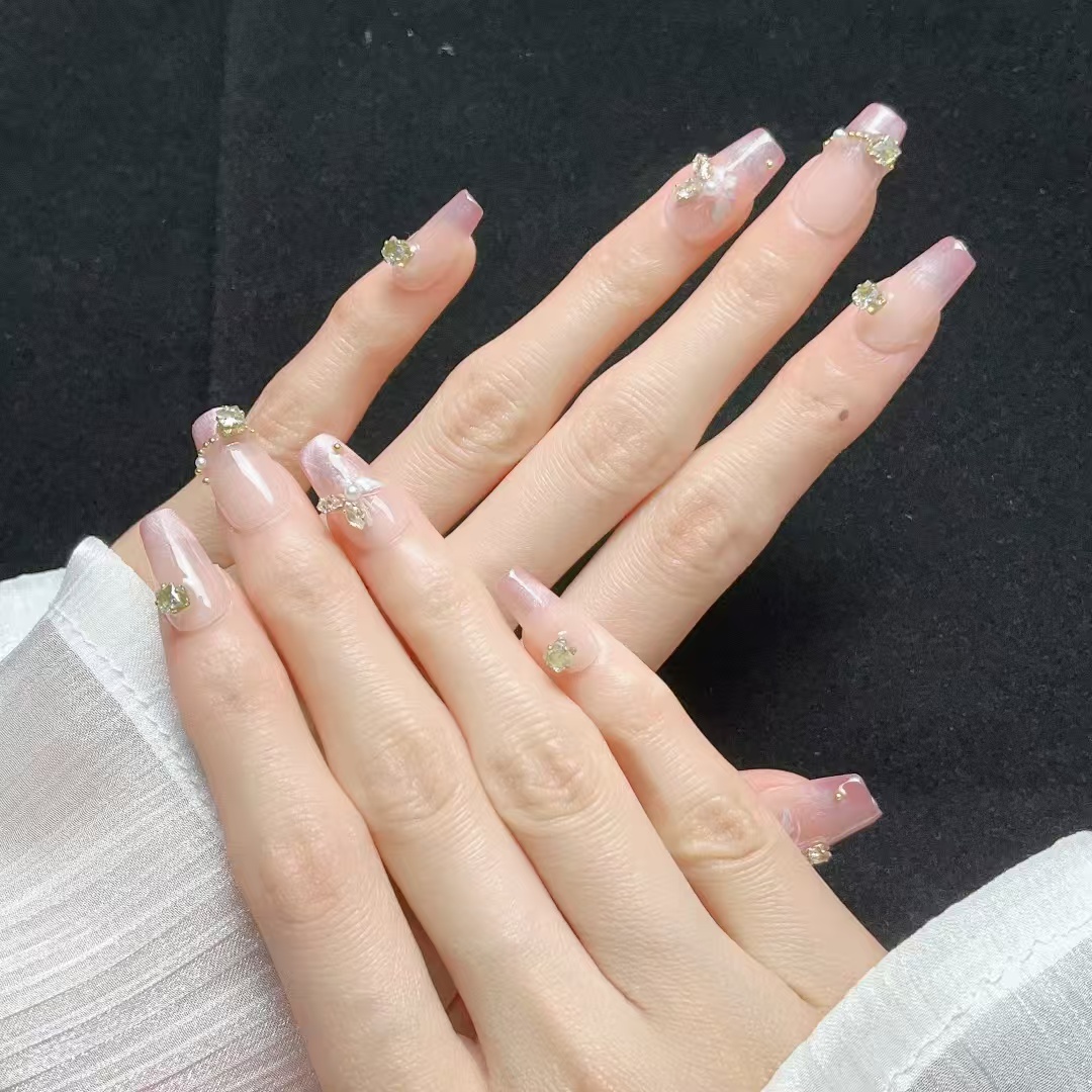 2cm Almond-Shaped False Nails for a Feminine and Sleek Appearance number 313