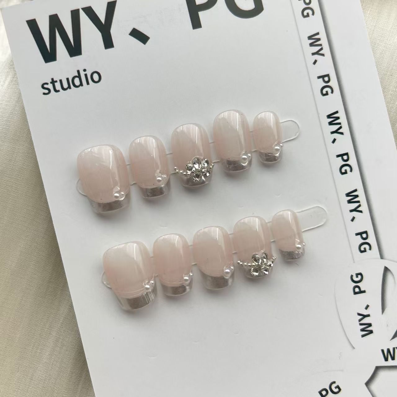 1.6cm Press On Nails for Trendy Looks Without Expensive Salon Visits number 239