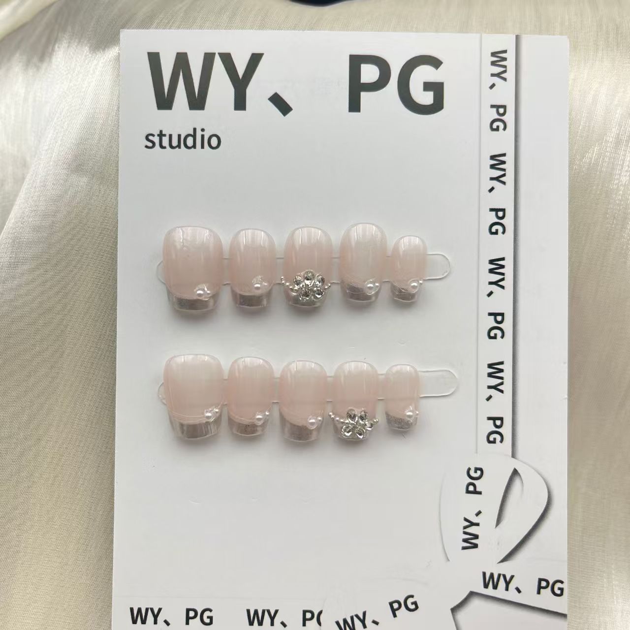1.6cm Press On Nails for Trendy Looks Without Expensive Salon Visits number 239
