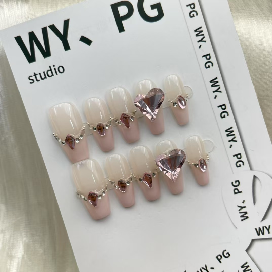 2.5cm Artificial Nails for Women Who Love Quick and Stylish Solutions number 197