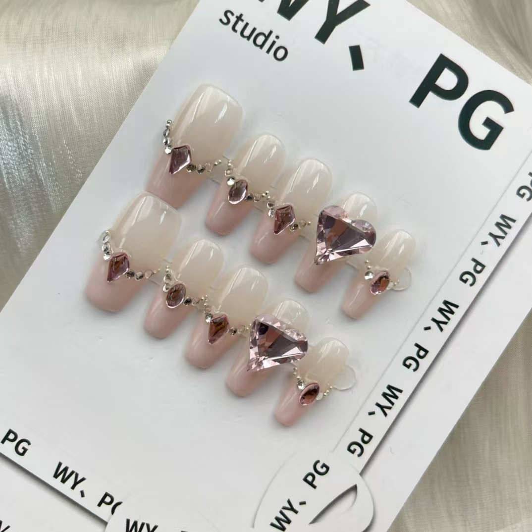 2.5cm Artificial Nails for Women Who Love Quick and Stylish Solutions number 197