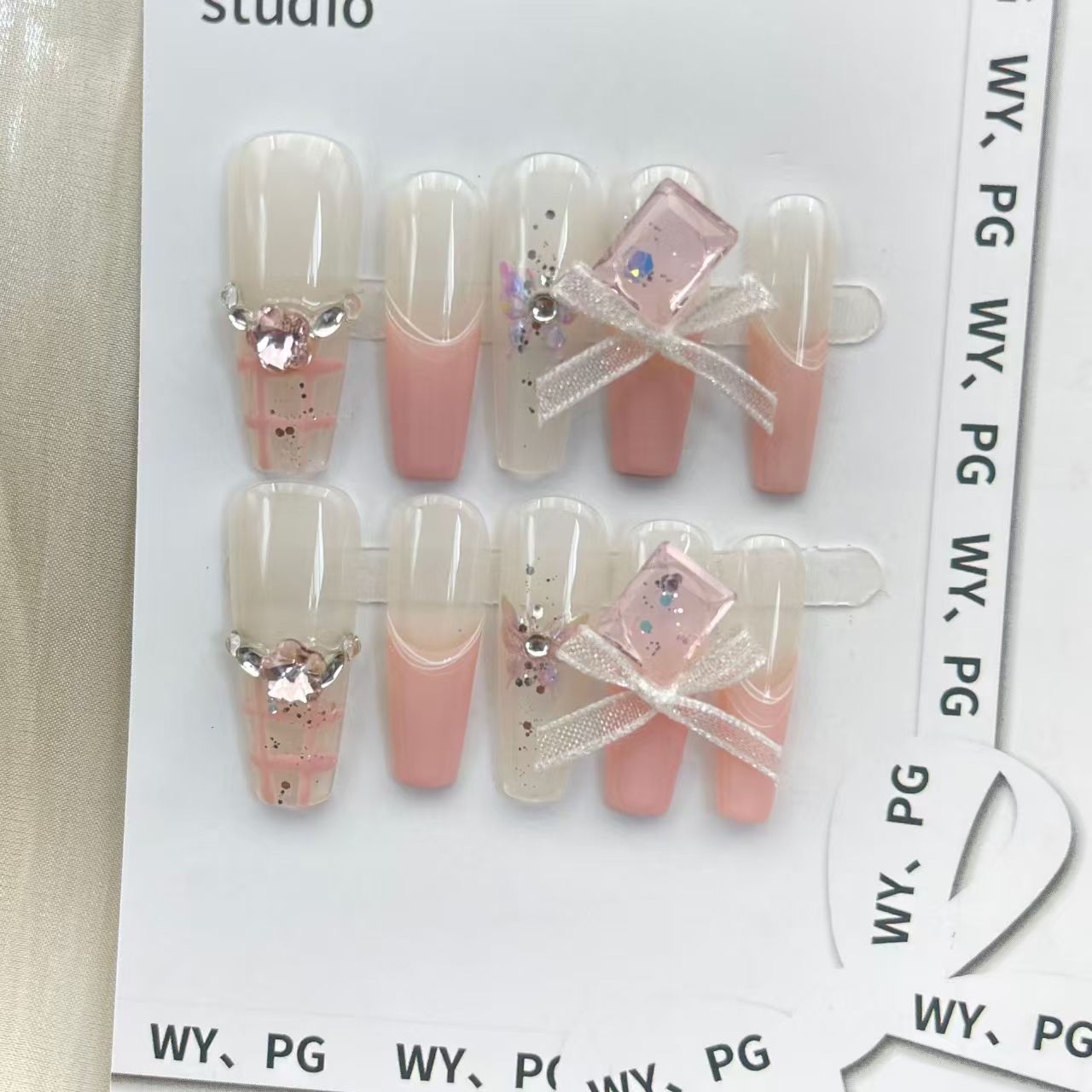 3cm Artificial Nails with French Tips for a Classic Timeless Look number 195