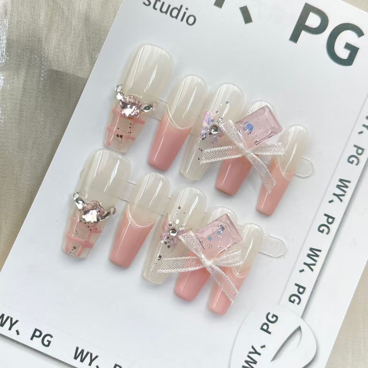 3cm Artificial Nails with French Tips for a Classic Timeless Look number 195