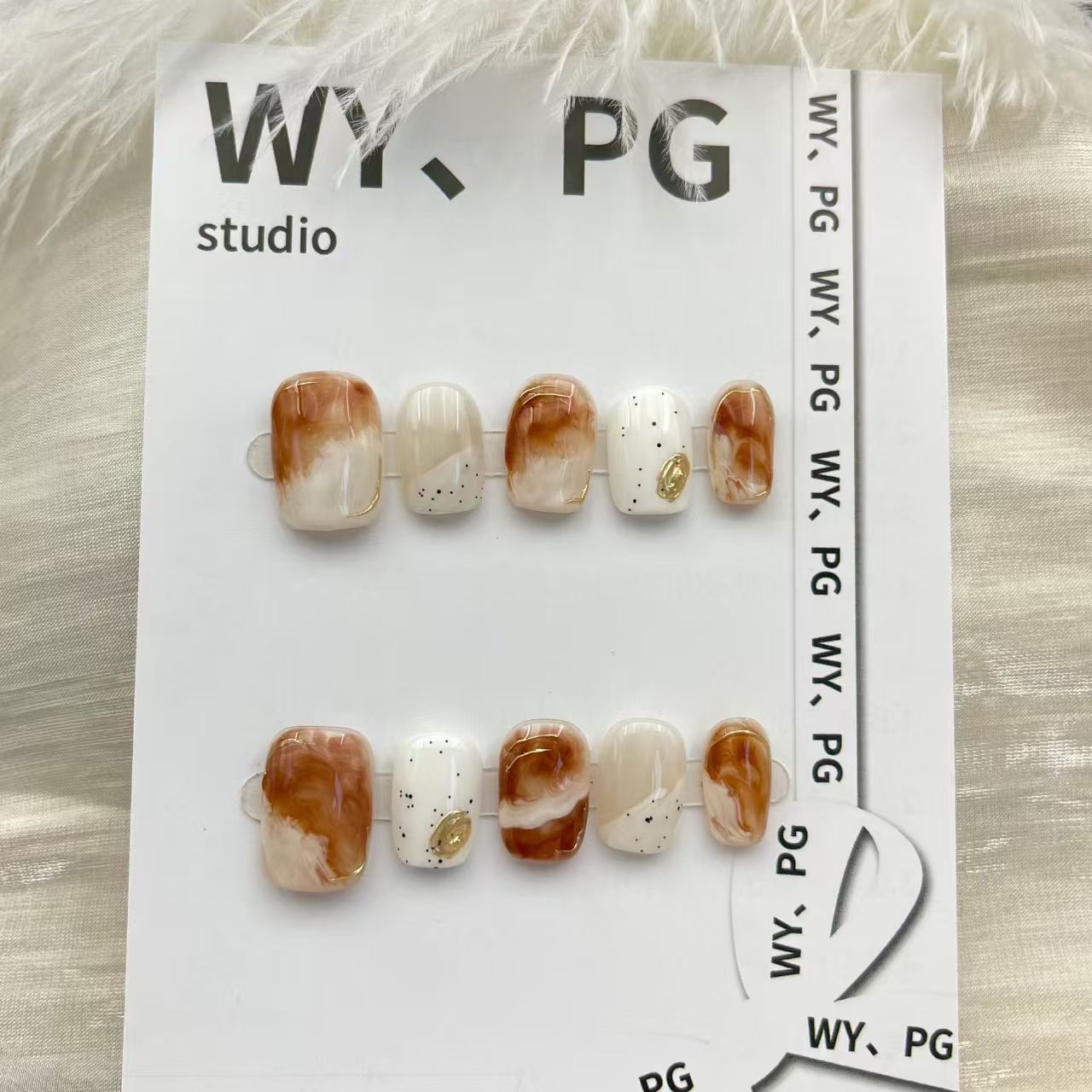 1.6cm Artistic Artificial Nails That Reflect Your Unique Personality number 51