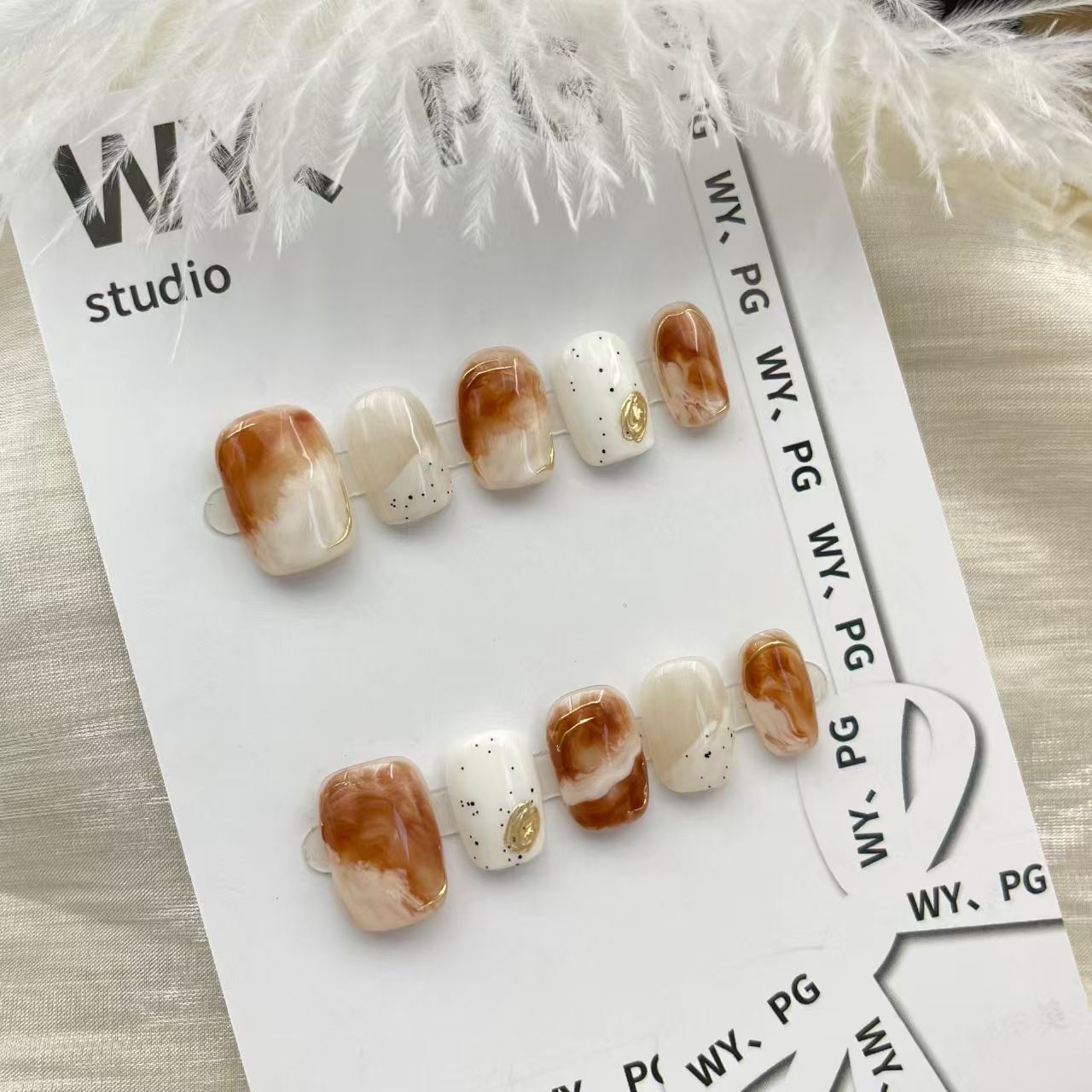 1.6cm Artistic Artificial Nails That Reflect Your Unique Personality number 51