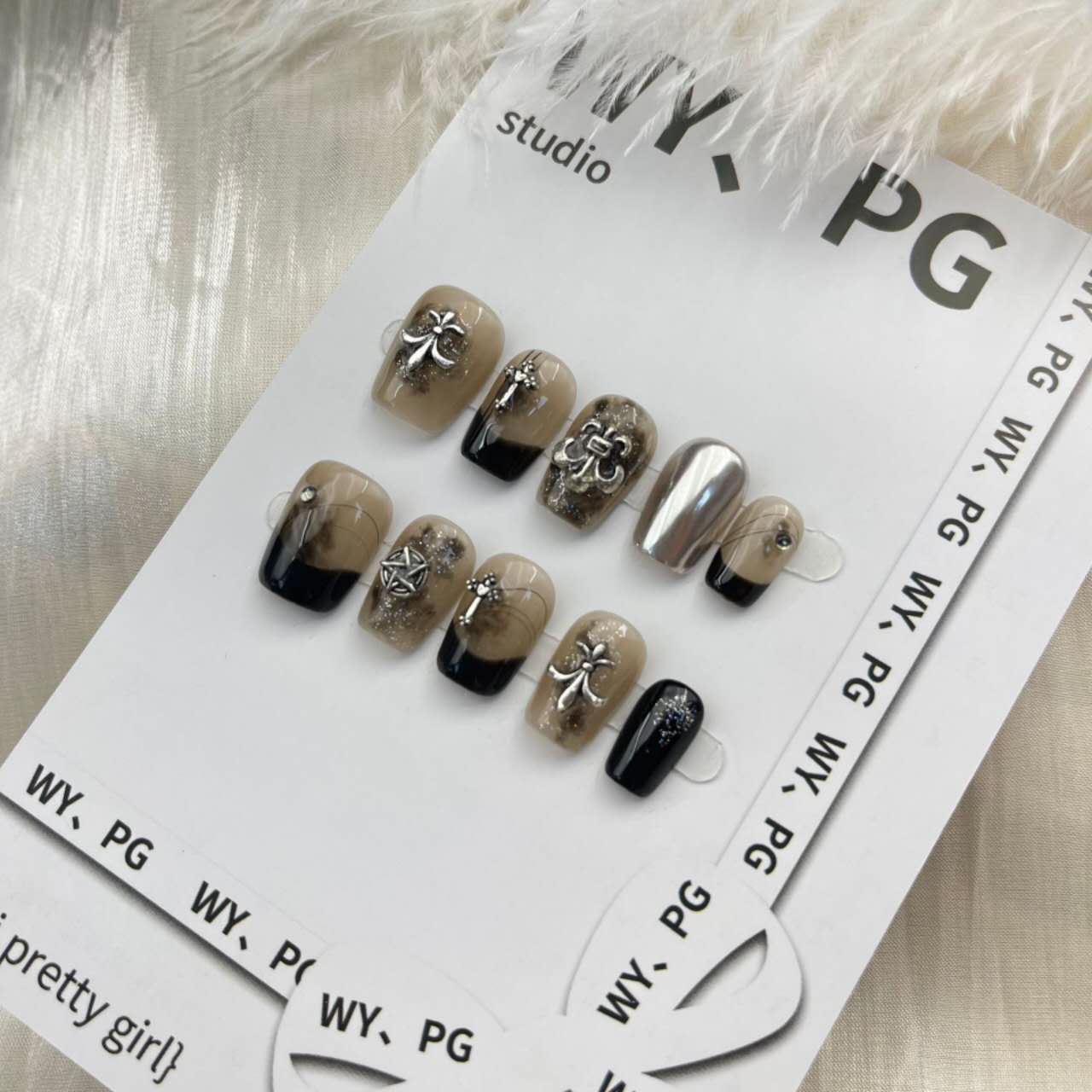 1.6cm Long-Lasting Velvet Magnetic Press-On Nails number 123