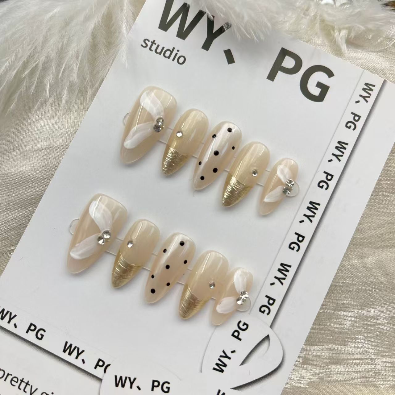 2.5cm Matte Finish Artificial Nails for a Subtle Look number 124