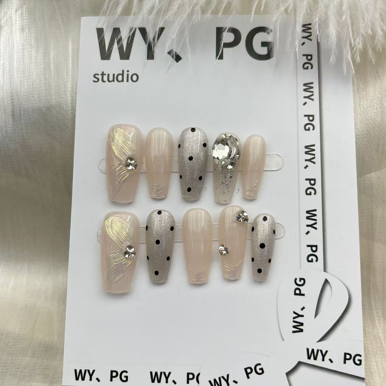 2.5cm Reusable Jelly Texture Press-On Nails with Glossy Finish number 135