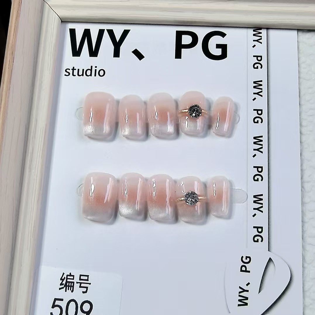 1.6cm Geometric Design Artificial Nails for Modern Style number 509