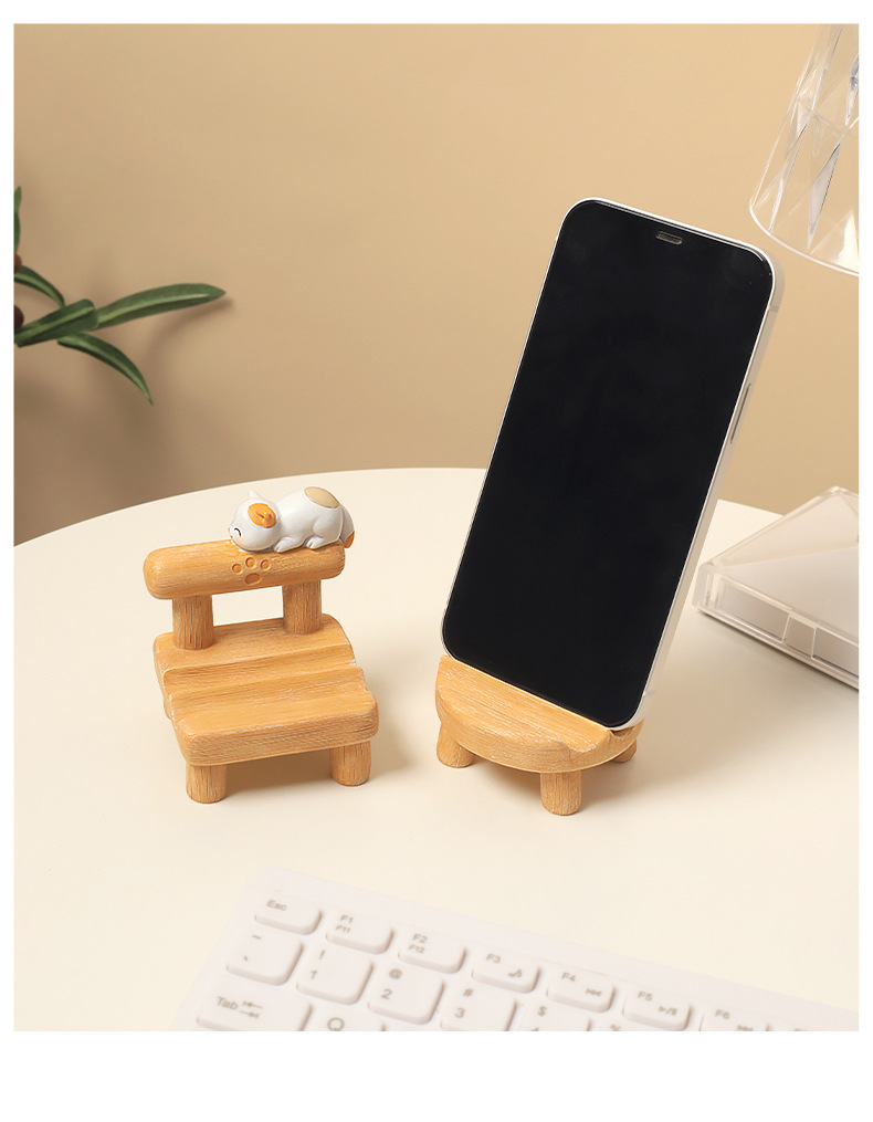 Cartoon Animal Desktop Decorations - Cute and Fun Miniature Scene Chair Phone Holder