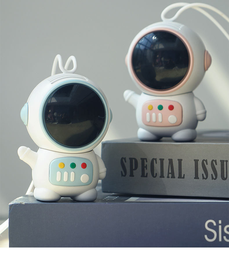 Cartoon Astronaut Bladeless Fan Keychain Pendant, Astronaut USB Charging Portable Mini Fan 6088