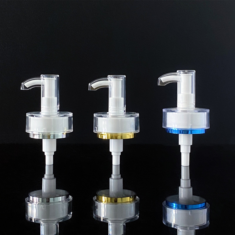 Transparent white flat - shouldered cosmetic lotion and toner dispensing bottles with press pumps Transparent white flat - shouldered cosmetic lotion and toner dispensing bottles with press pumps
